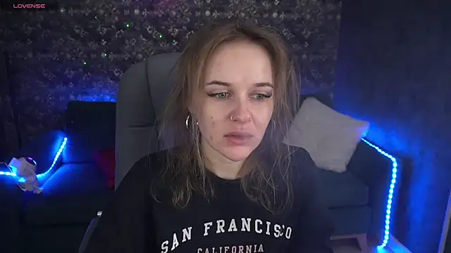 MaribelRiverr  online show from December 15, 6:29 am