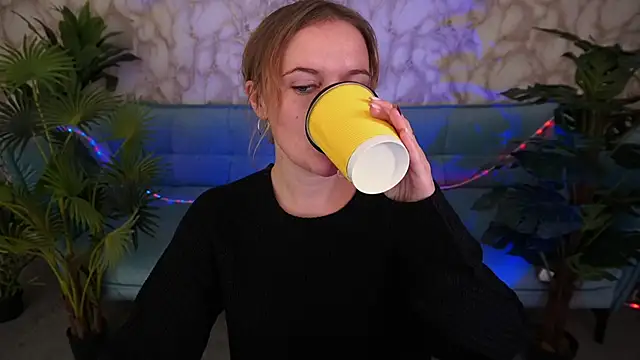 MaribelRiverr  online show from October 11, 5:39 am