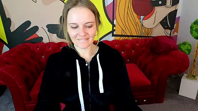 Snapshot of MaribelRiverr_ chatting on May 31, 5:48 am MaribelRiverr online show from May 31, 5:48 am