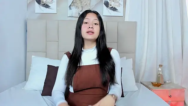 Jaslyn  Smith online show from January 16, 2:08 pm