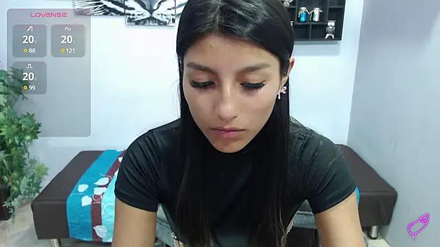 Cailee Mansour online show from December 4, 8:18 pm