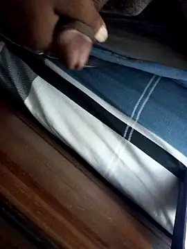 Snapshot of sadunt chatting on January 12, 5:03 am sadunt online show from January 12, 5:03 am