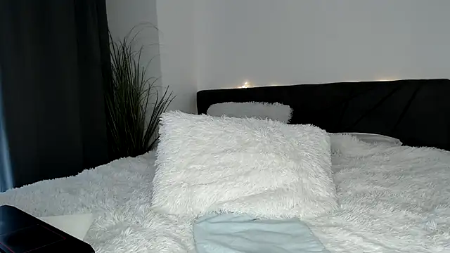 ElizabethAC online show from November 19, 8:14 am