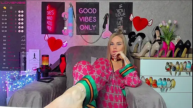 HannaKorsak online show from February 13, 10:00 pm