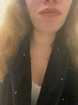 Snapshot of EvaRush chatting on December 5, 8:22 pm EvaRush online show from December 5, 8:22 pm