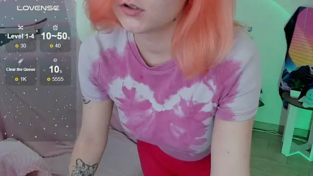 Snapshot of Fire_Bestie chatting on September 25, 12:53 pm Fire Bestie online show from September 25, 12:53 pm