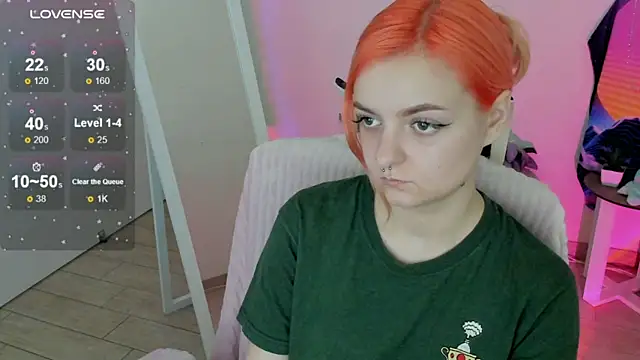 Snapshot of Fire_Bestie chatting on September 29, 12:32 pm Fire Bestie online show from September 29, 12:32 pm