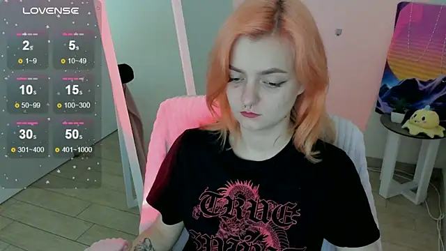 Snapshot of Fire_Bestie chatting on October 12, 12:59 pm Fire Bestie online show from October 12, 12:59 pm