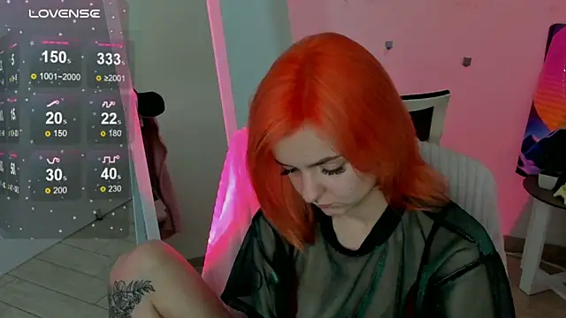 Snapshot of Fire_Bestie chatting on October 22, 2:06 pm Fire Bestie online show from October 22, 2:06 pm