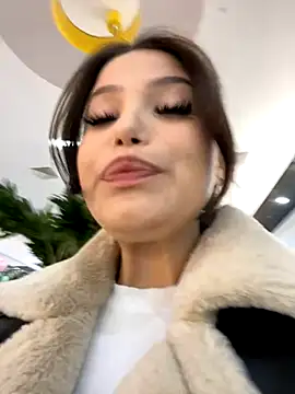 Snapshot of Chloe__Moon chatting on October 22, 3:12 pm Chloe Moon online show from October 22, 3:12 pm