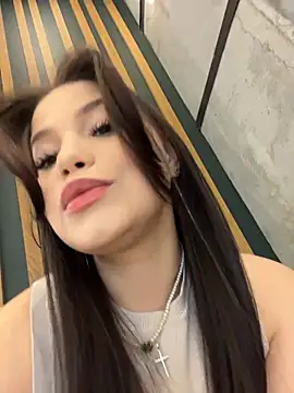 Snapshot of Chloe__Moon chatting on November 20, 3:34 pm Chloe Moon online show from November 20, 3:34 pm