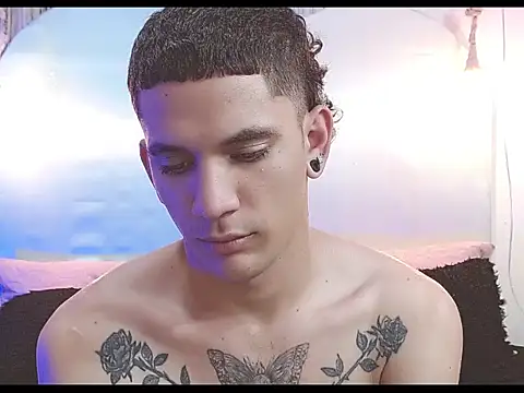 tylor boy online show from January 7, 11:18 pm