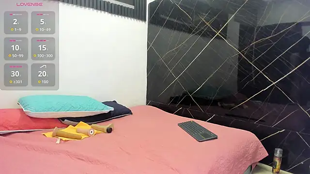 Analiasmith89 online show from November 13, 2:21 am