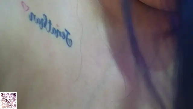 Snapshot of angie_bigboobs_ chatting on May 19, 1:56 am angie bigboobs online show from May 19, 1:56 am
