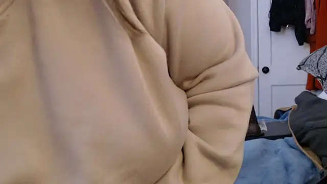 LauLauPAWG online show from February 3, 5:29 pm