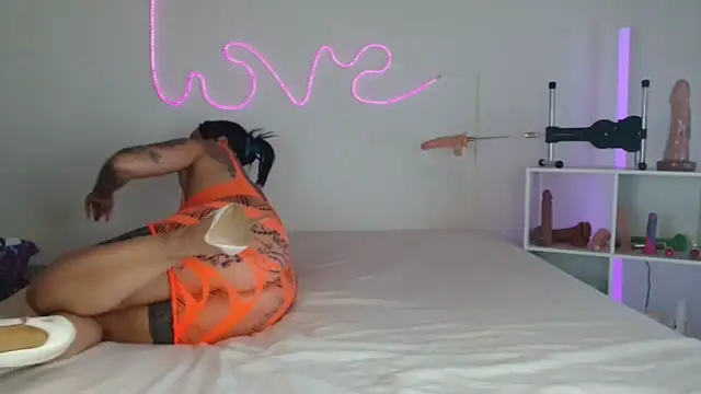 JuliaVegaOff online show from March 12, 12:11 pm