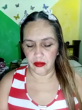 Snapshot of mom_son_dirty chatting on April 23, 1:24 pm mom son dirty online show from April 23, 1:24 pm