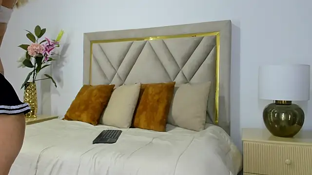 emily queen2 online show from February 5, 6:37 pm