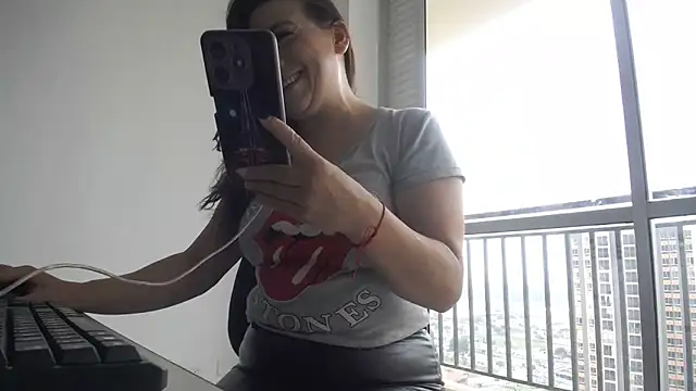 lorenalover24 online show from December 3, 6:28 pm