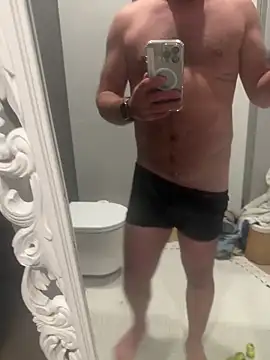 Snapshot of Tomkitomkii chatting on October 5, 5:22 pm Tomkitomkii online show from October 5, 5:22 pm