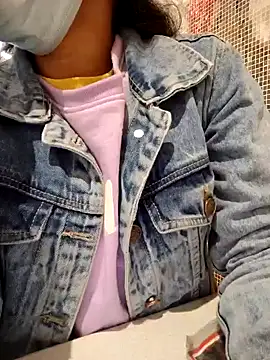 Snapshot of Palak_4u chatting on January 13, 7:43 am Palak 4u online show from January 13, 7:43 am