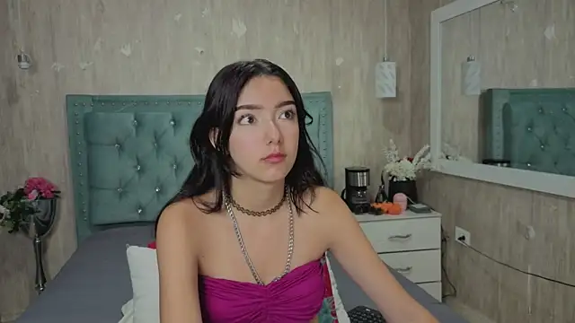 Snapshot of Marcelaa_fox chatting on April 13, 8:03 pm Marcelaa fox online show from April 13, 8:03 pm