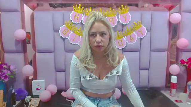 Snapshot of ConstansBlonde chatting on March 11, 1:34 pm ConstansBlonde online show from March 11, 1:34 pm
