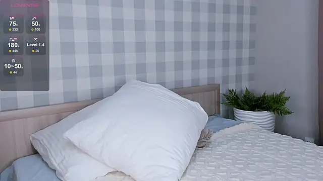 Butterflys1268 online show from December 24, 9:11 pm