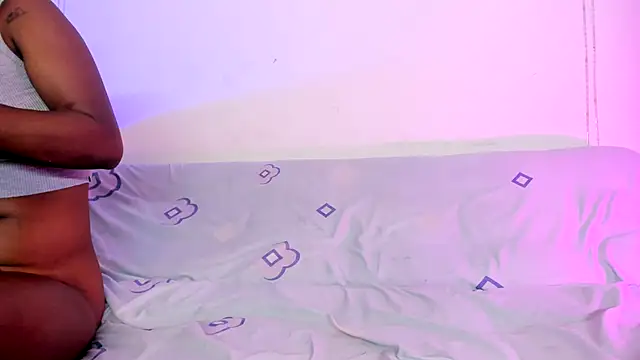 Snapshot of LoveBirds__1 chatting on October 12, 9:03 pm LoveBirds 1 online show from October 12, 9:03 pm