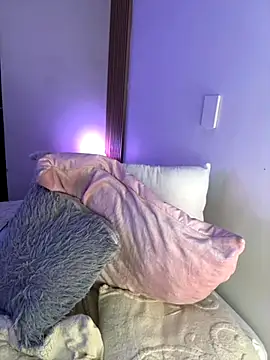 Mae Henao9 online show from October 23, 8:02 am