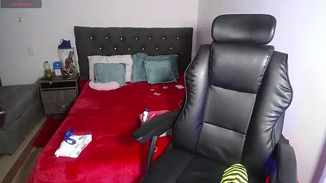 girl naugthy online show from October 19, 1:39 am