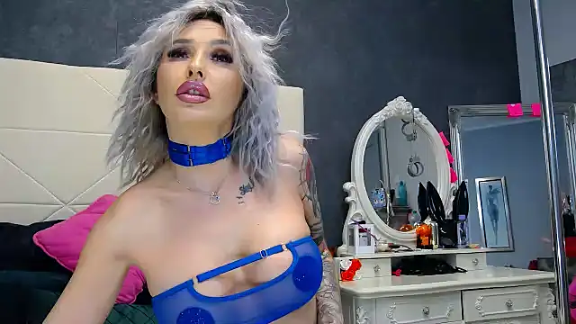 IssaSmith online show from January 7, 8:24 am