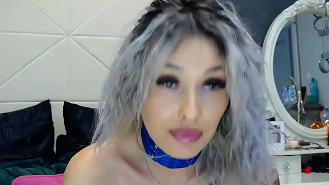 IssaSmith online show from January 7, 11:26 am