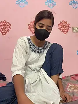 Snapshot of ks536191 chatting on February 18, 5:47 am ks536191 online show from February 18, 5:47 am