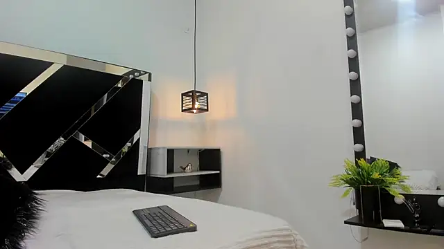 Snapshot of Ambber_moon chatting on February 1, 3:41 am Ambber moon online show from February 1, 3:41 am