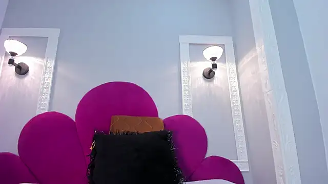 Snapshot of Ambber_moon chatting on March 19, 9:49 am Ambber moon online show from March 19, 9:49 am