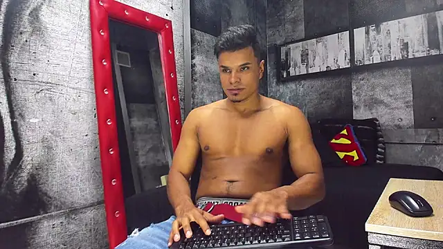 Derek Lustfordx online show from January 16, 11:15 am
