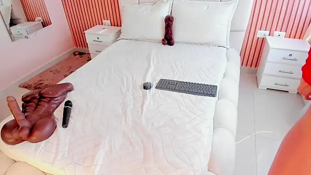 Snapshot of SofiiSweet_ chatting on November 13, 1:21 pm SofiiSweet online show from November 13, 1:21 pm