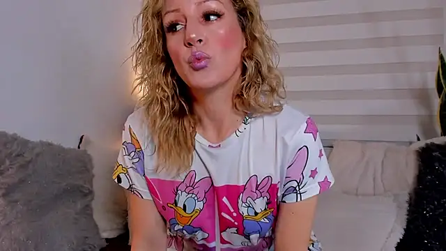 Snapshot of Sammykatt chatting on September 29, 3:17 pm Sammykatt online show from September 29, 3:17 pm