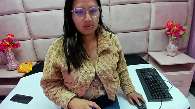 Miaa Smiith  online show from September 16, 2:56 am