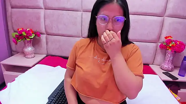 Miaa Smiith  online show from September 19, 3:19 am