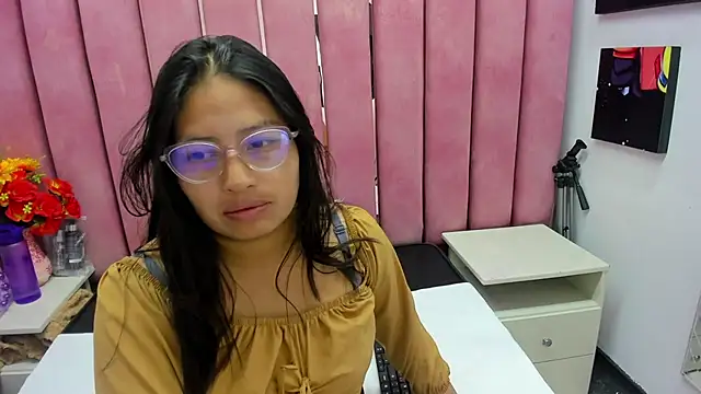 Miaa Smiith  online show from October 5, 3:05 am