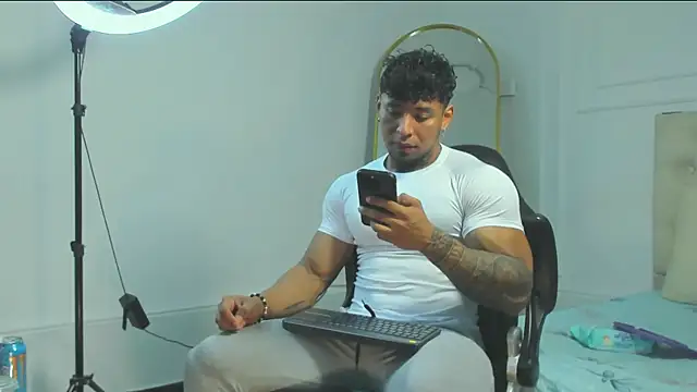 bradley smith online show from October 19, 2:07 pm