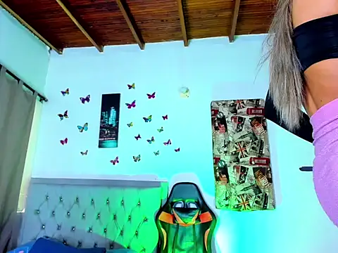 Ambarhilton online show from December 4, 5:32 pm