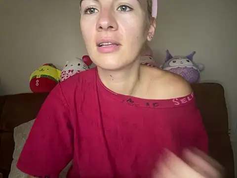 Snapshot of girlfriendmissy chatting on October 13, 8:42 pm girlfriendmissy online show from October 13, 8:42 pm