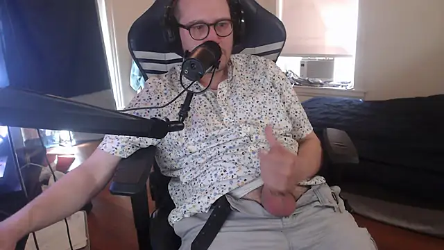 Snapshot of chicostick413 chatting on September 16, 5:14 pm chicostick413 online show from September 16, 5:14 pm