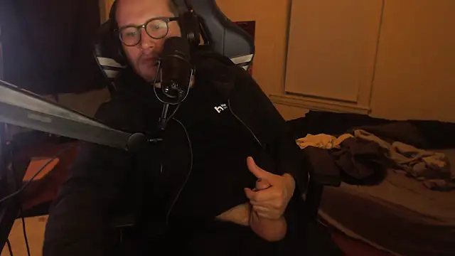 Snapshot of chicostick413 chatting on September 26, 12:25 am chicostick413 online show from September 26, 12:25 am