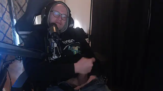 chicostick413 online show from March 29, 12:16 pm