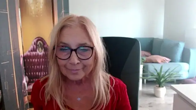 sofia xkiss online show from October 2, 1:51 pm