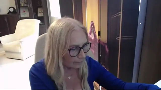 sofia xkiss online show from July 12, 1:35 pm